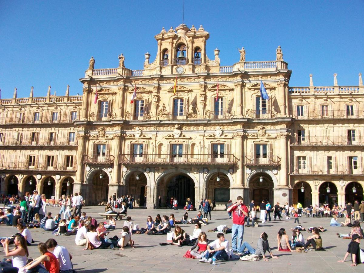 Big Apartment In Plaza Mayor In Madrid Spain Exterior photo